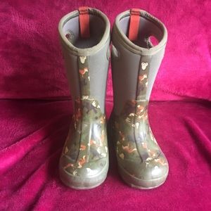 Boys Bogs Size 12